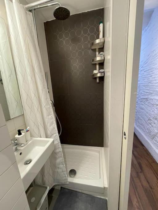 Acogedor Piso En El Corazon De La Ciudad Con Patio Exclusivo